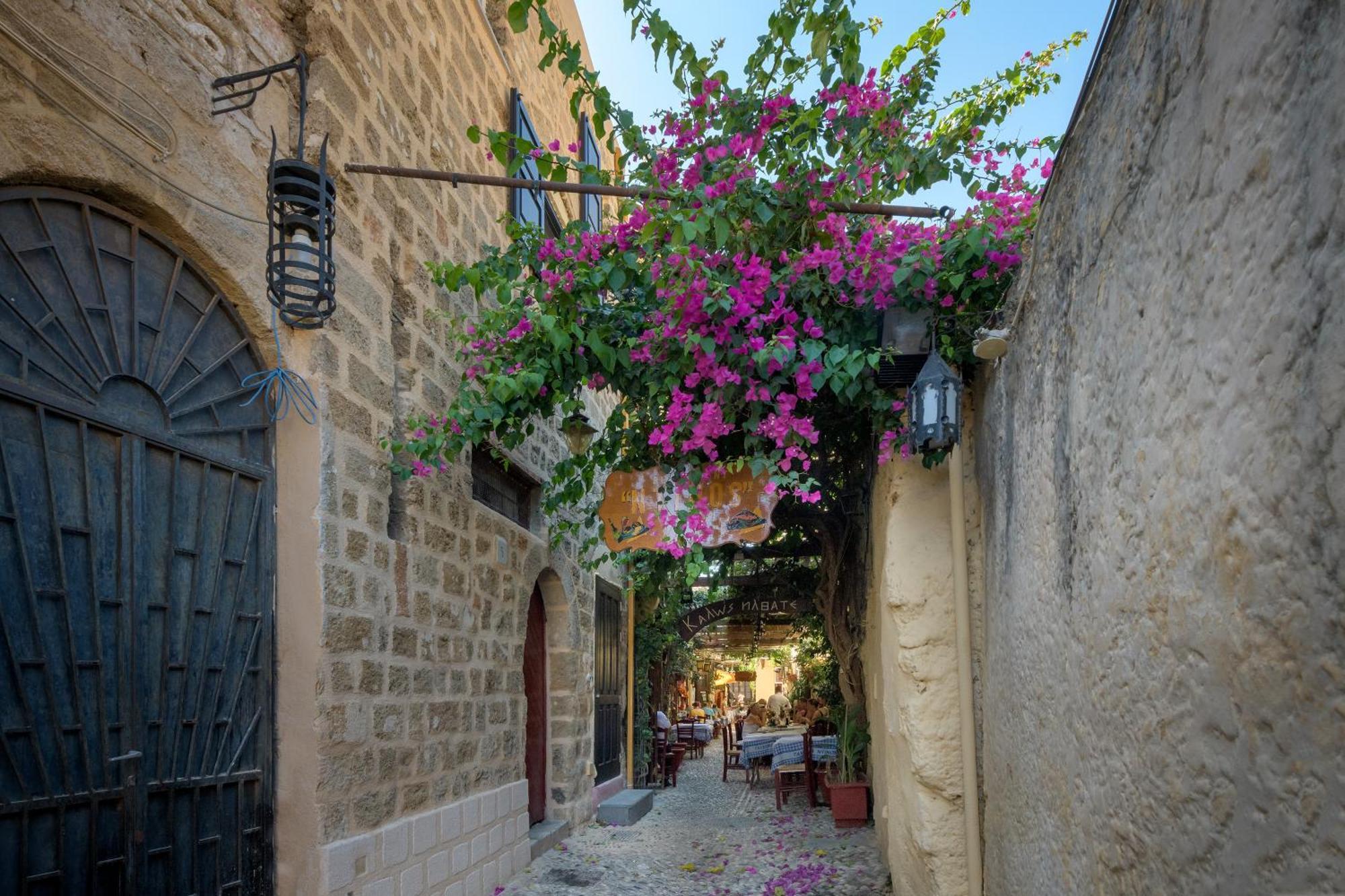 Stone Cave Suite Rhodes City Buitenkant foto
